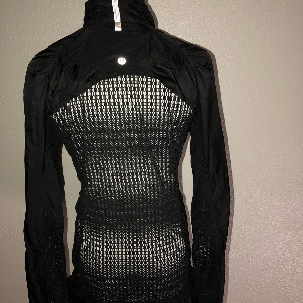 Lululemon mesh windbreaker